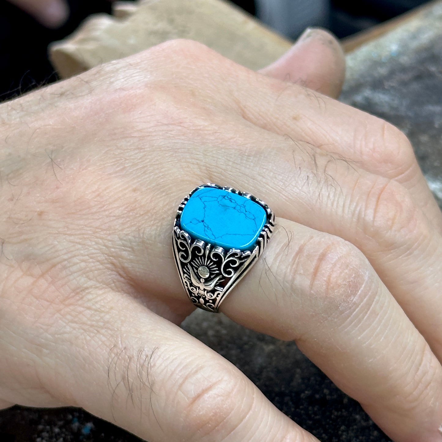 Anillo de plata con piedra turquesa natural hecho a mano para hombre