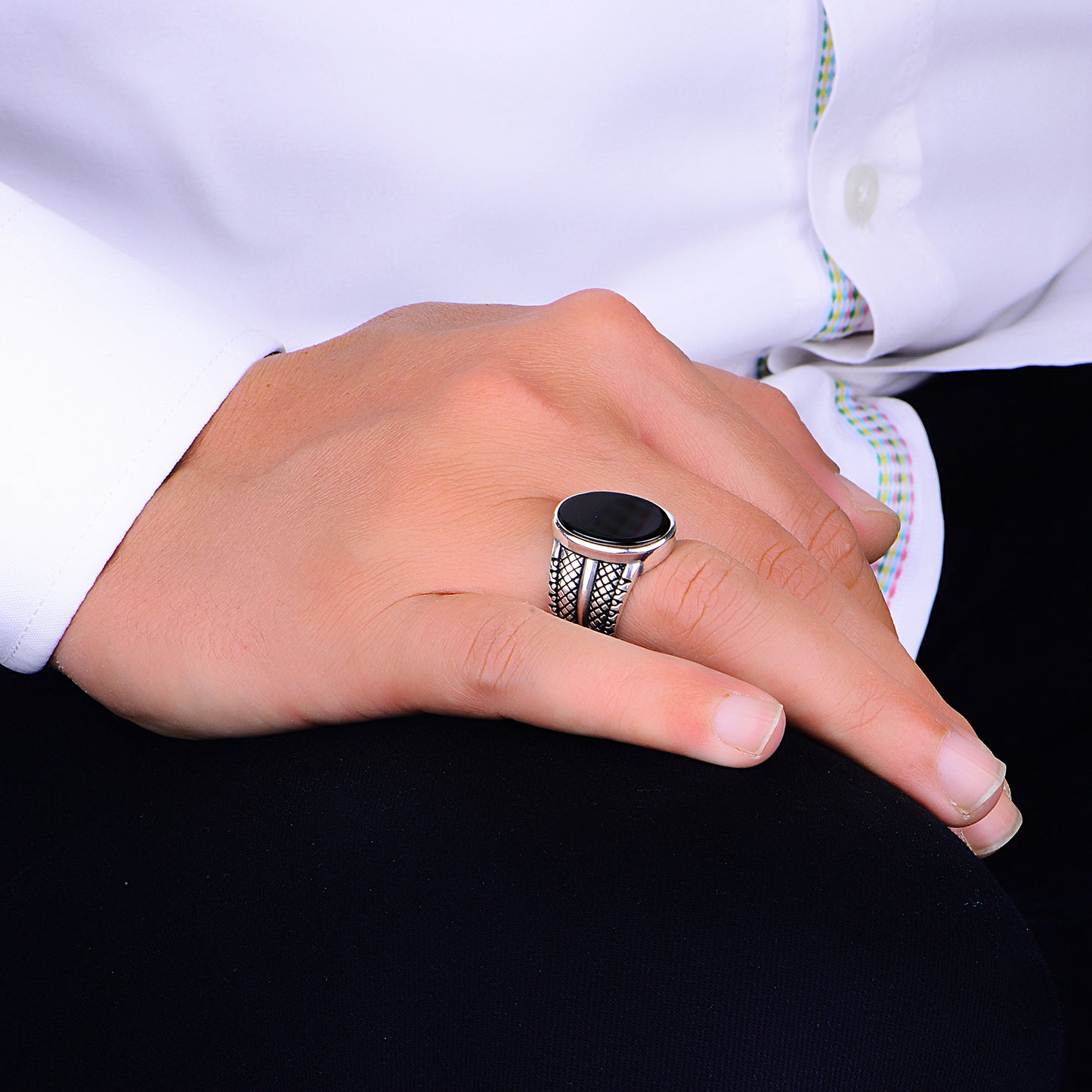 Anillo de plata con piedra de ónix minimalista hecho a mano en plata