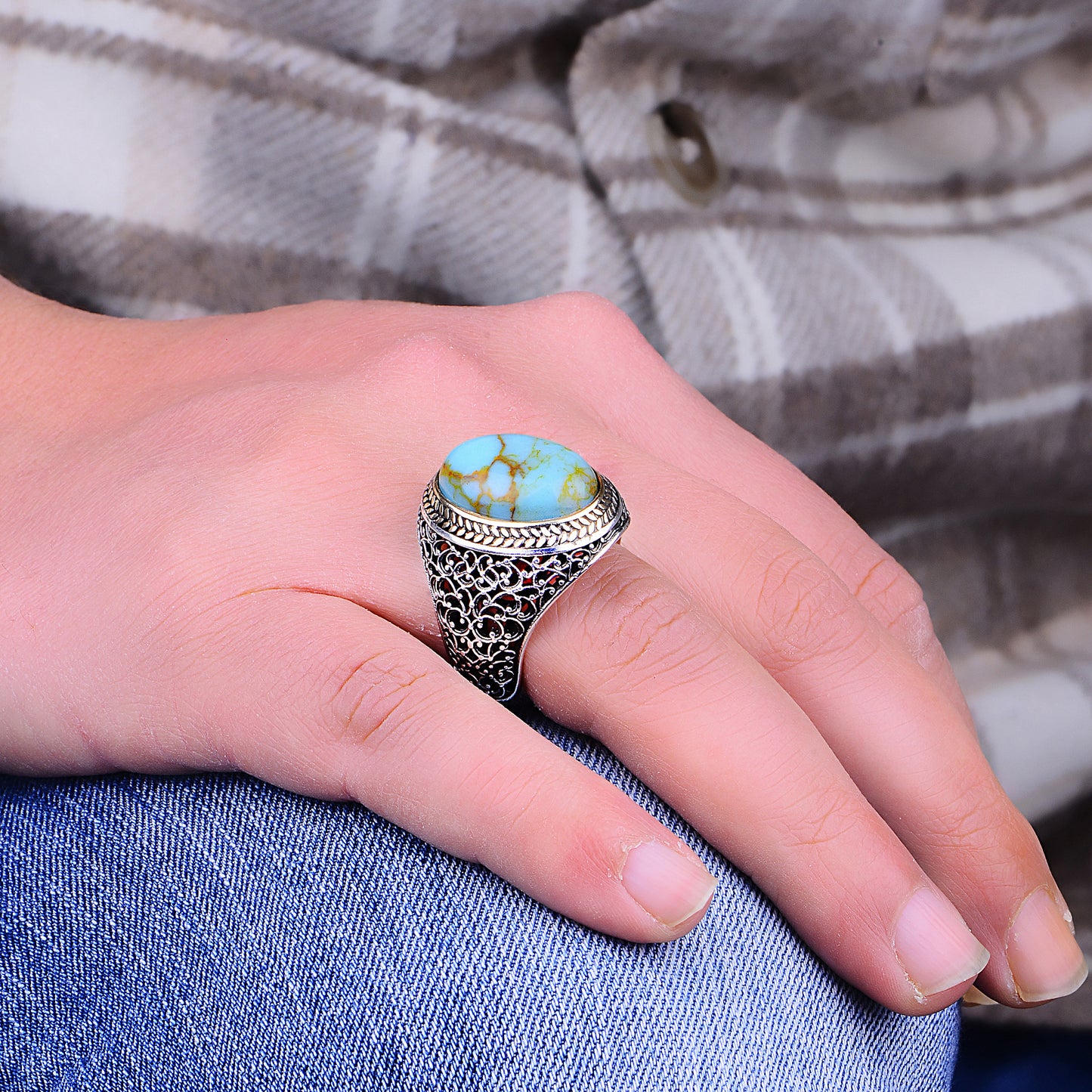 Anillo de plata con piedras preciosas ovaladas y turquesa para hombre