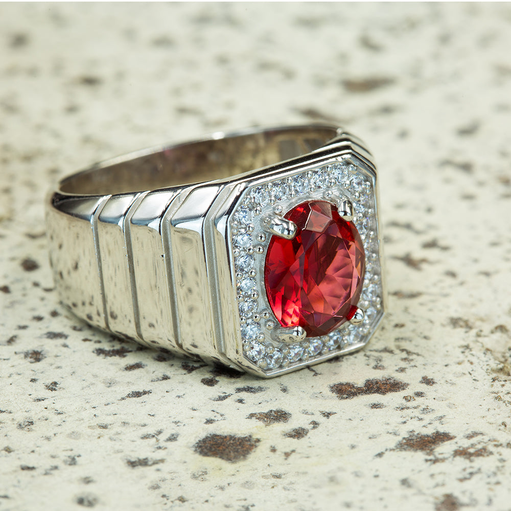 Anillo de plata con rubí minimalista hecho a mano para hombre