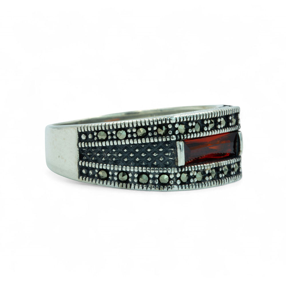 Minimalistischer Granat-Edelsteinring aus 925er Sterlingsilber