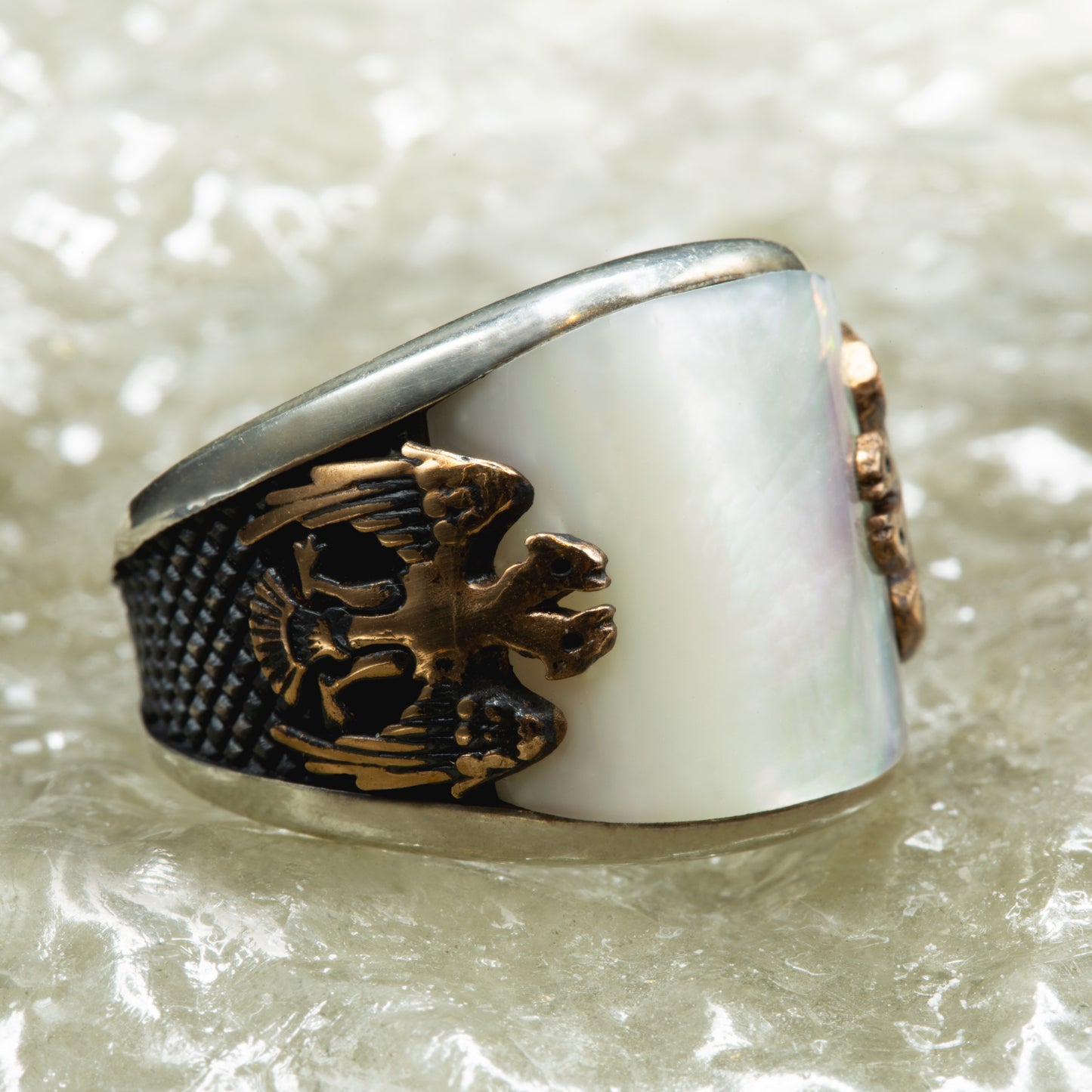 925 Silver Eagle Mother Of Pearl Gemstone Ring