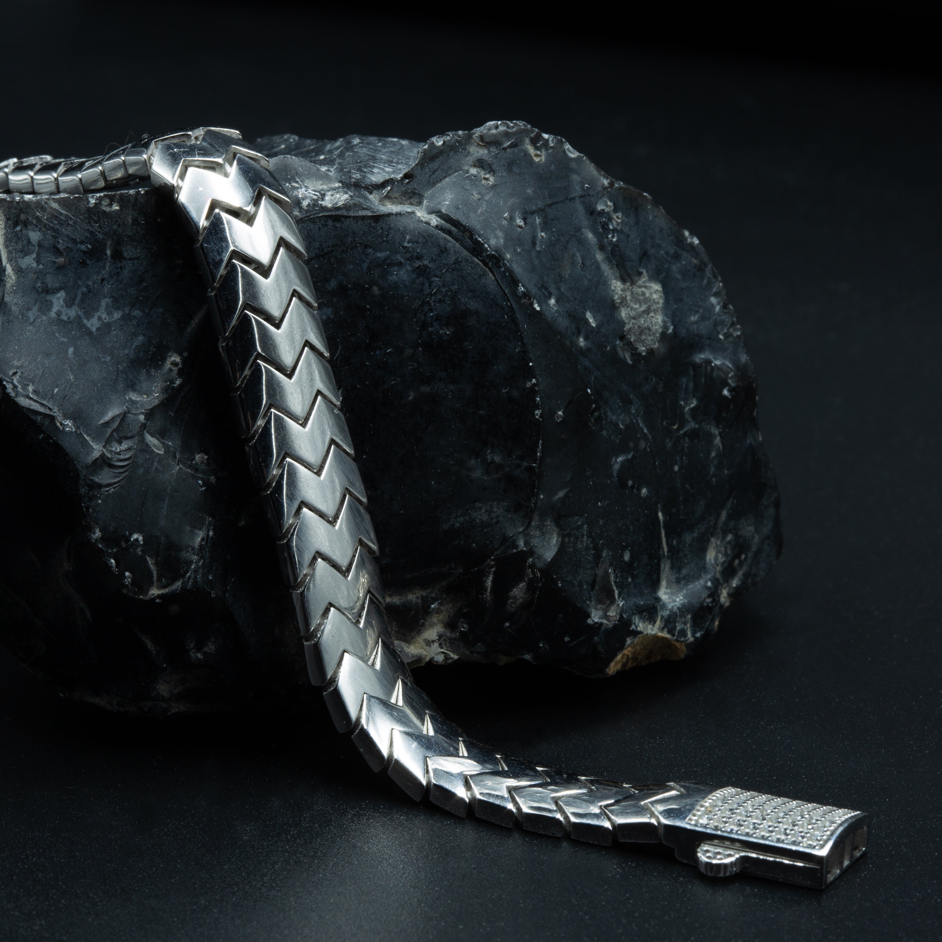 Men Silver Handmade Moissanite Stone Elegant Snake Bracelet