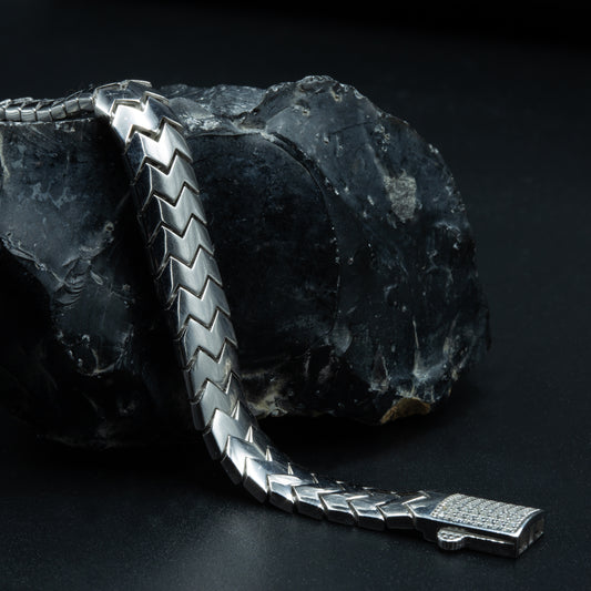 Men Silver Handmade Moissanite Stone Elegant Snake Bracelet