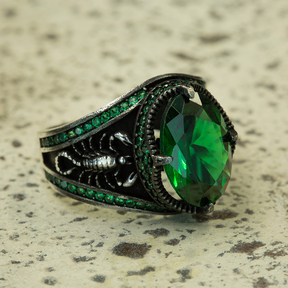 925 Silver Emerald Gemstone Scorpion Signet Ring
