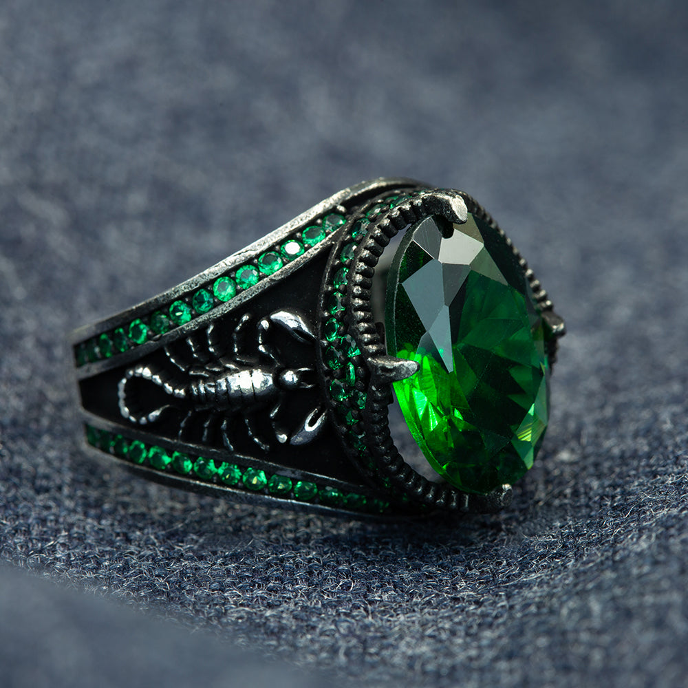 925 Silver Emerald Gemstone Scorpion Signet Ring