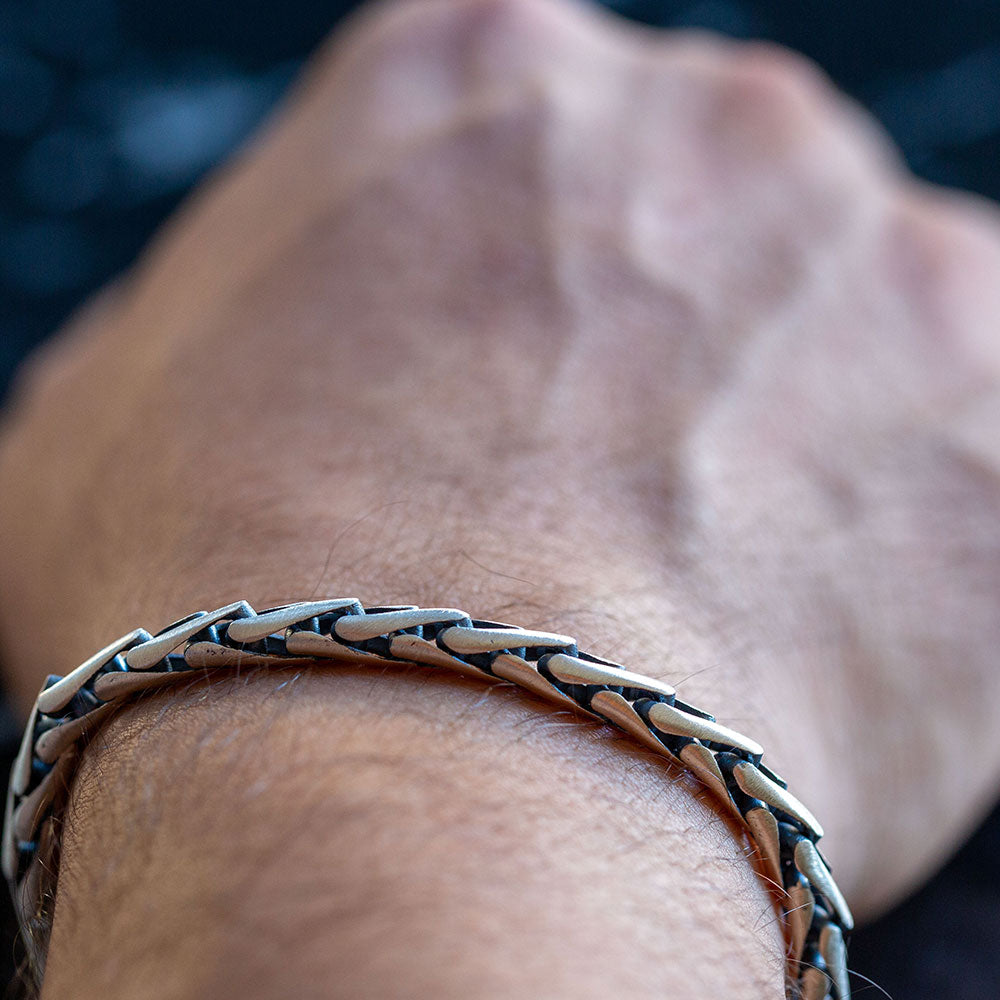 Herren-Armband aus silbernem geflochtenem Kettenglied