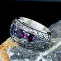 Herrenring aus handgefertigtem, graviertem Amethyst