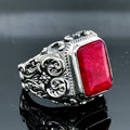 Anillo de plata para hombre hecho a mano con rubí natural grabado