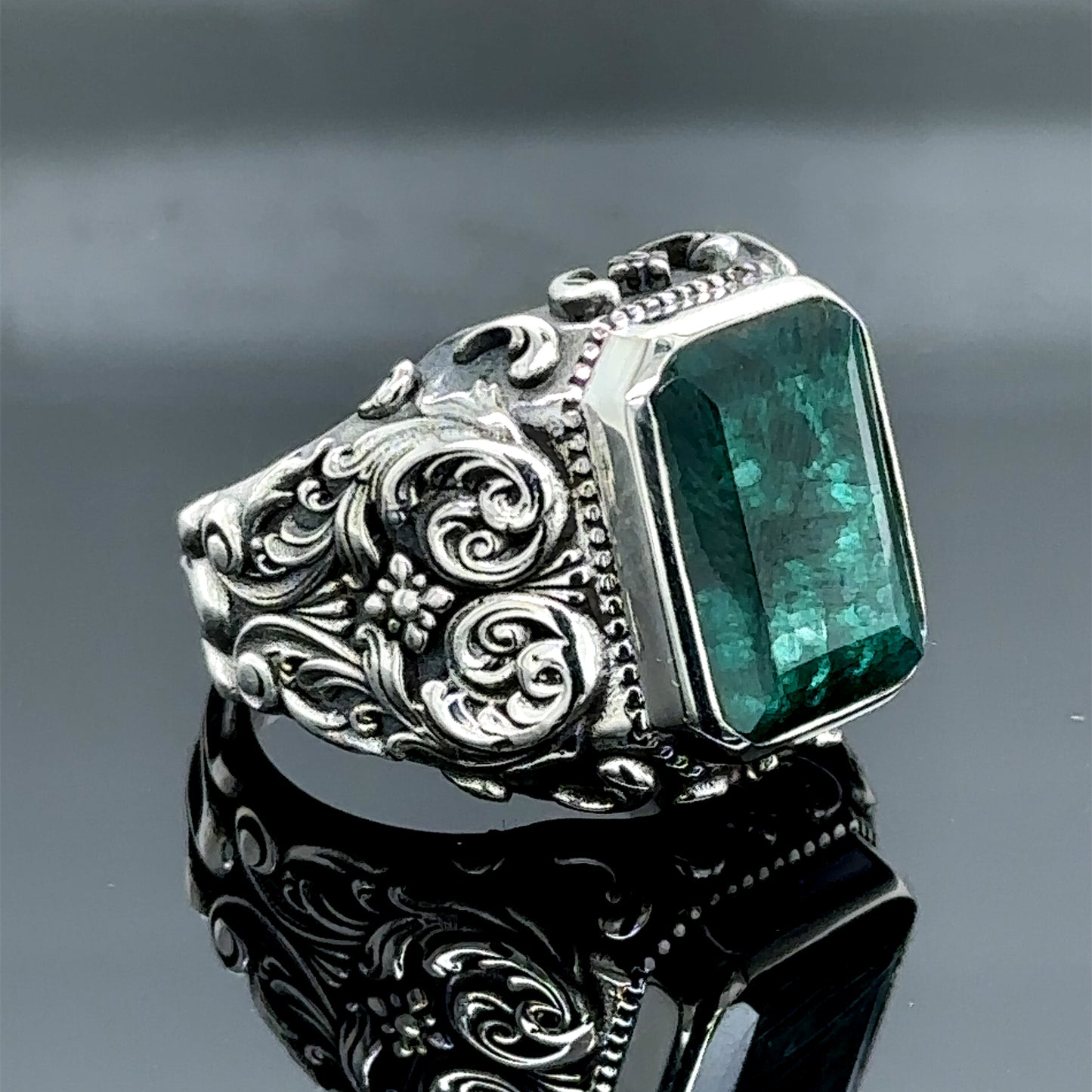 Men Handmade Natural Emerald Gemstone Engraved Ring