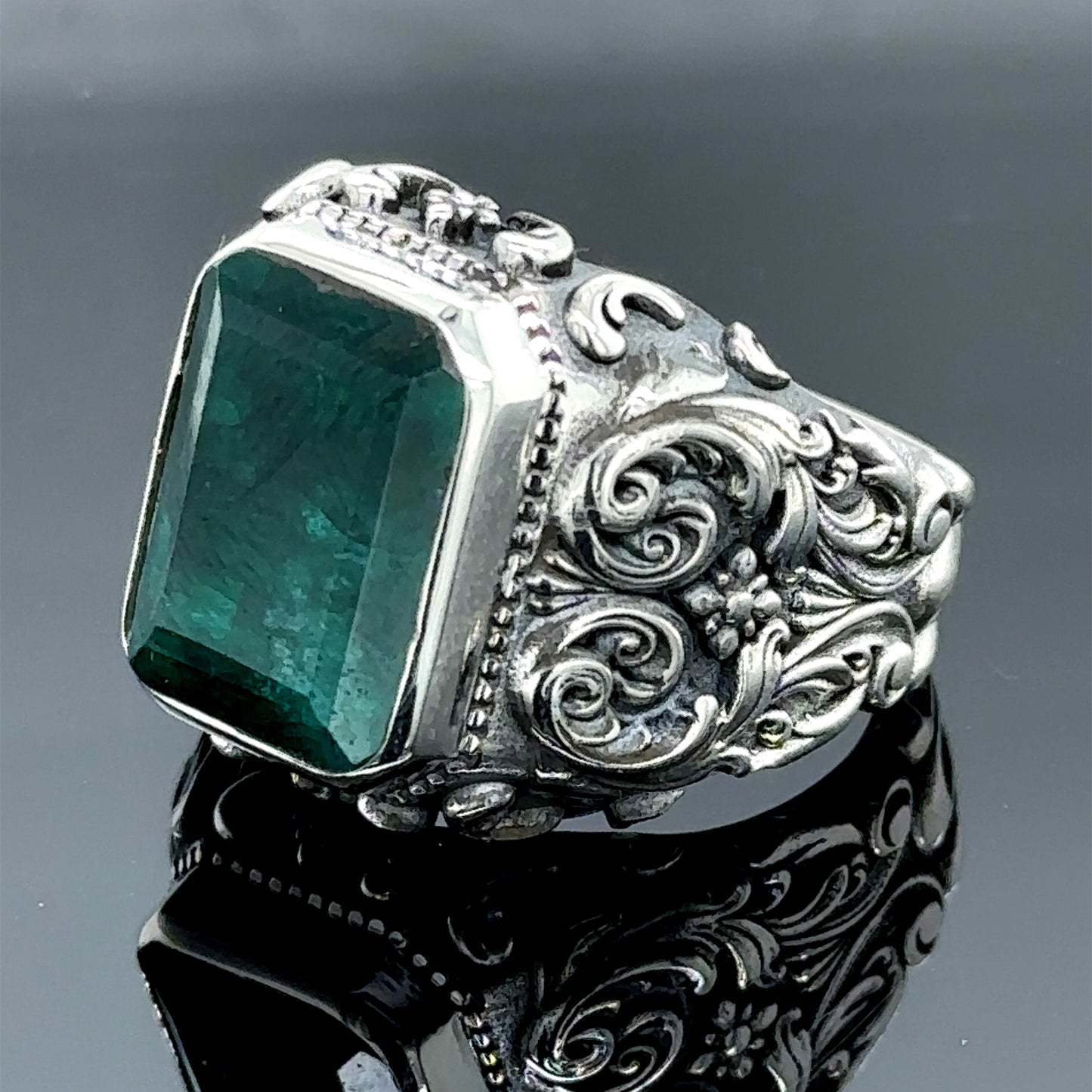 Men Handmade Natural Emerald Gemstone Engraved Ring