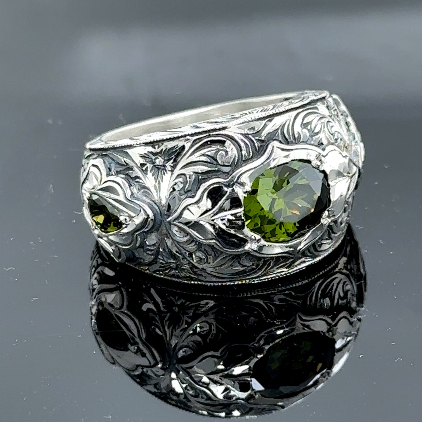 Men Handmade Green Peridot Stone Engraved Band Ring