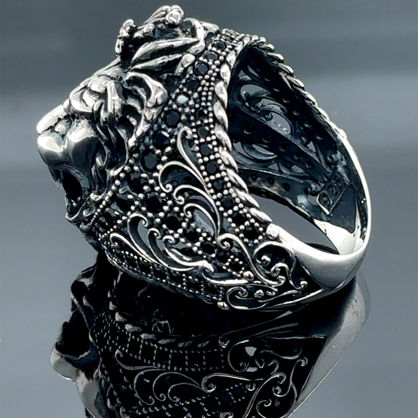 Silver Black Stone Leon Head Animal Ring