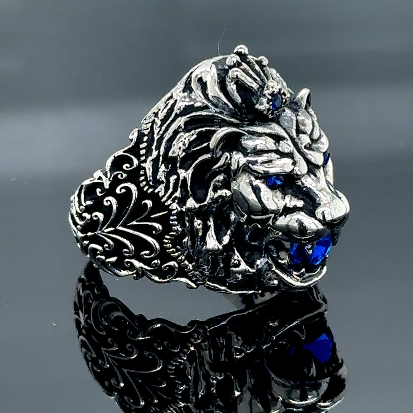 Men Silver Sapphire Stone Leon Head Ring