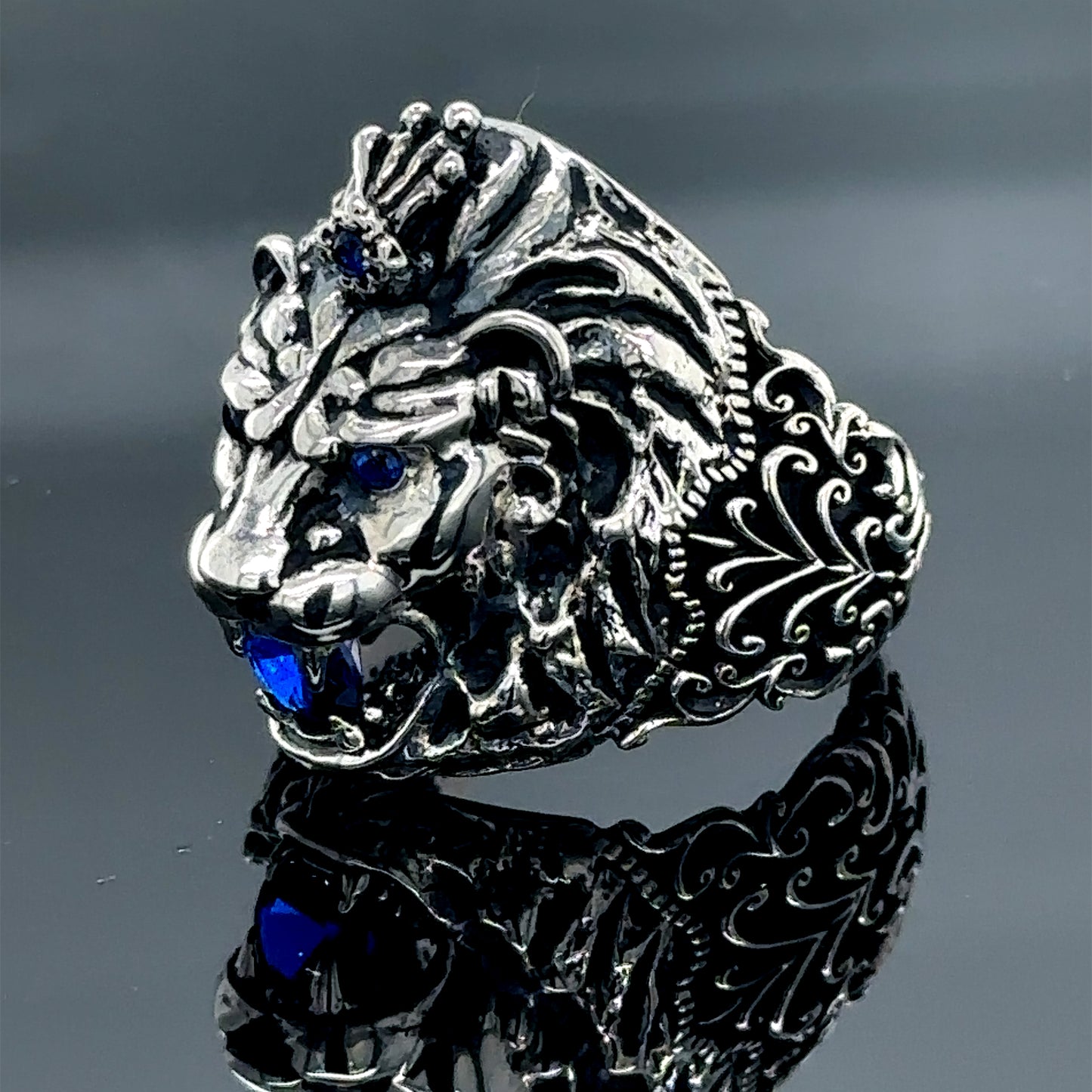 Men Silver Sapphire Stone Leon Head Ring