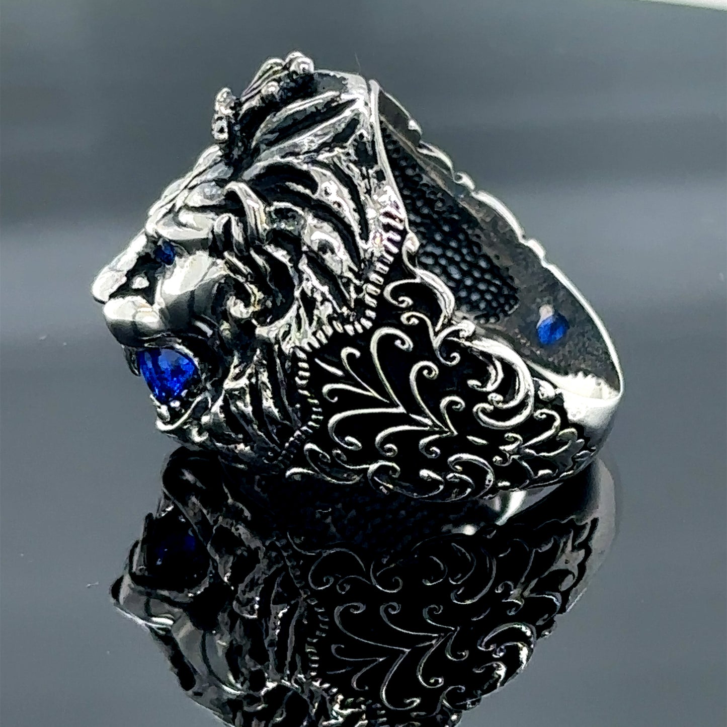 Men Silver Sapphire Stone Leon Head Ring