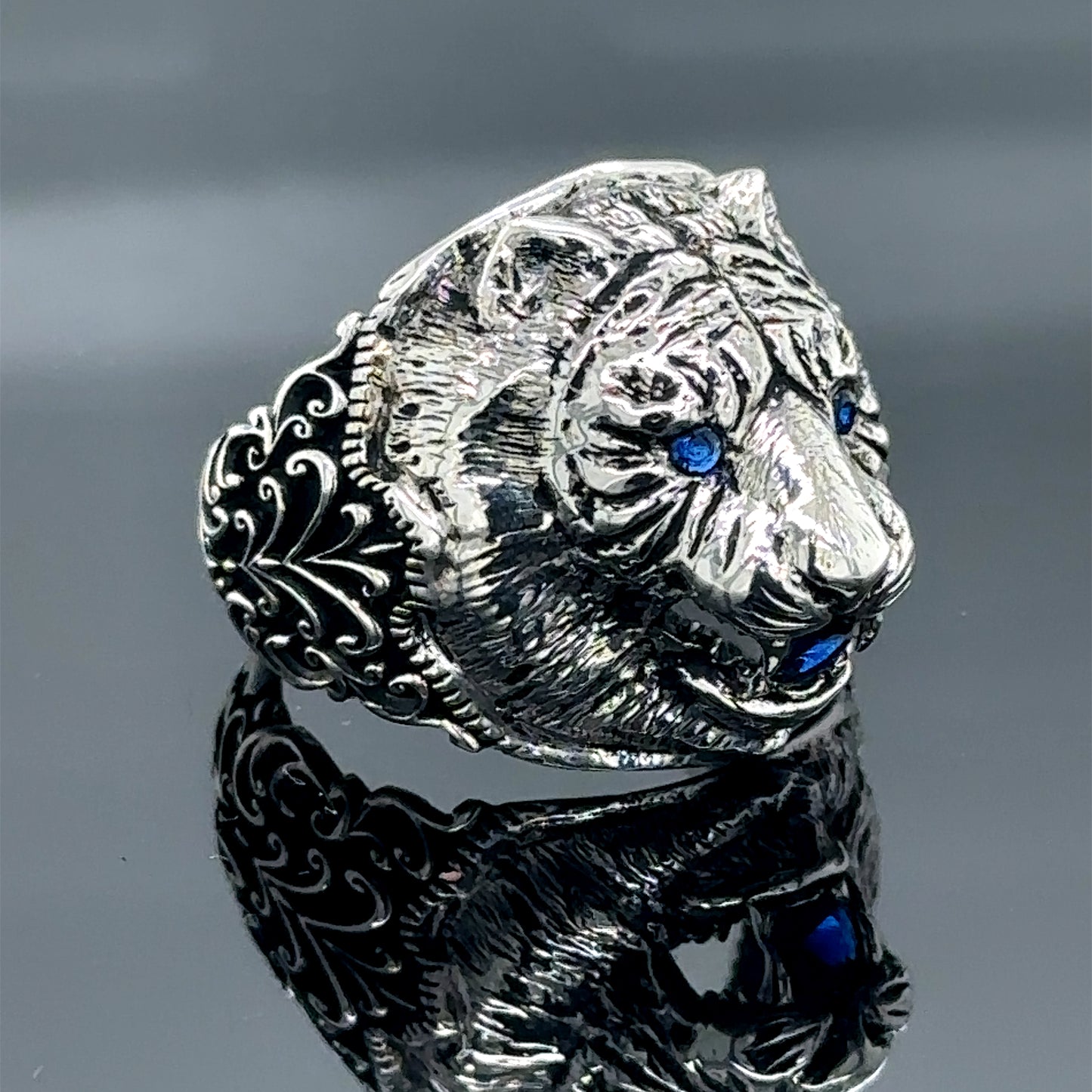 Men Silver Sapphire Stone Tiger Head Ring