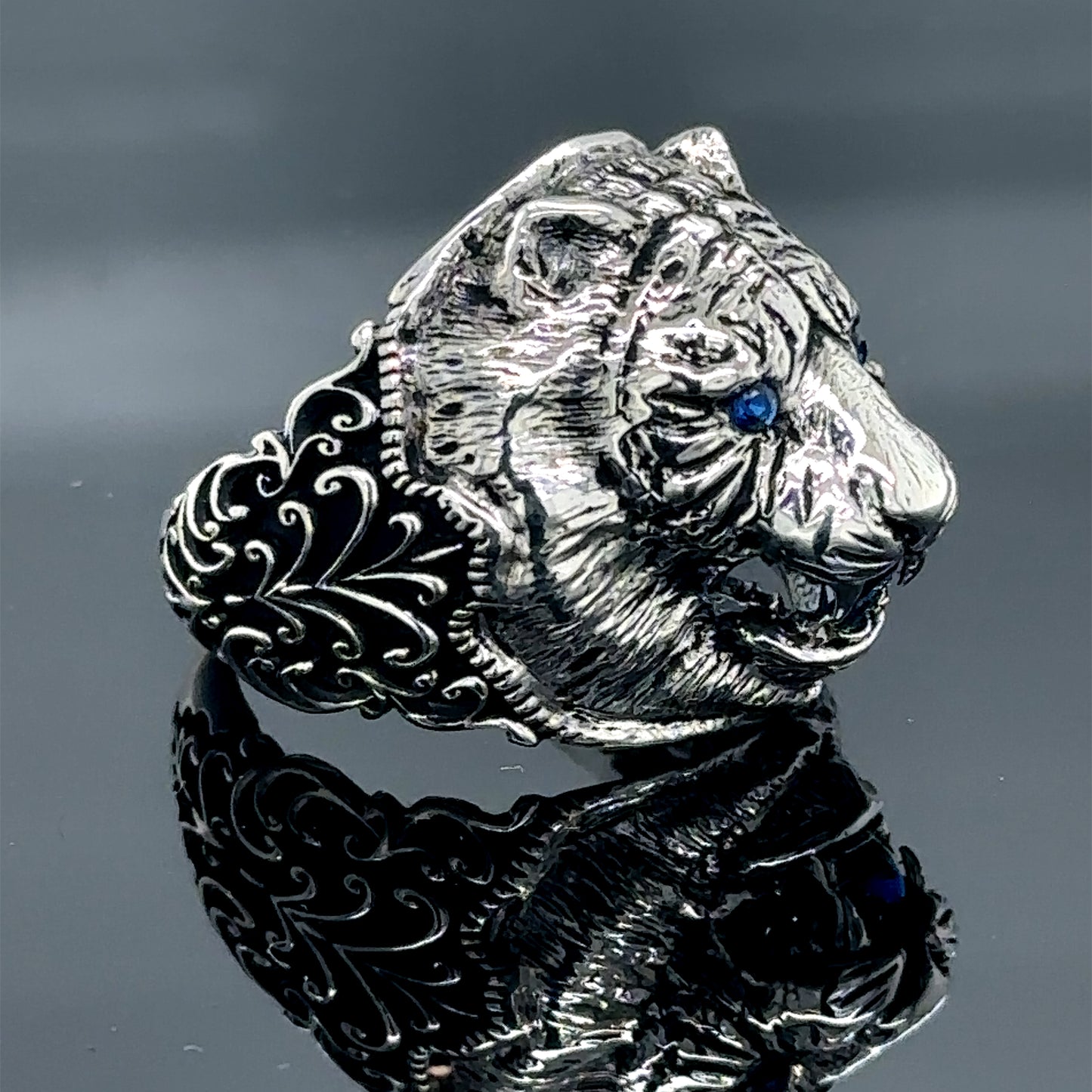 Men Silver Sapphire Stone Tiger Head Ring