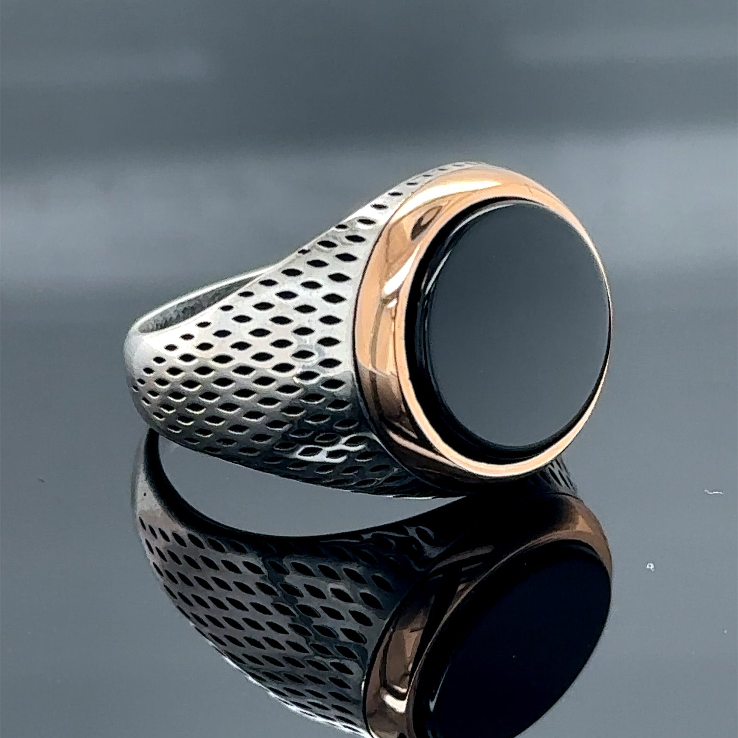 Silver Round Onyx Gemstone Classic Men Ring