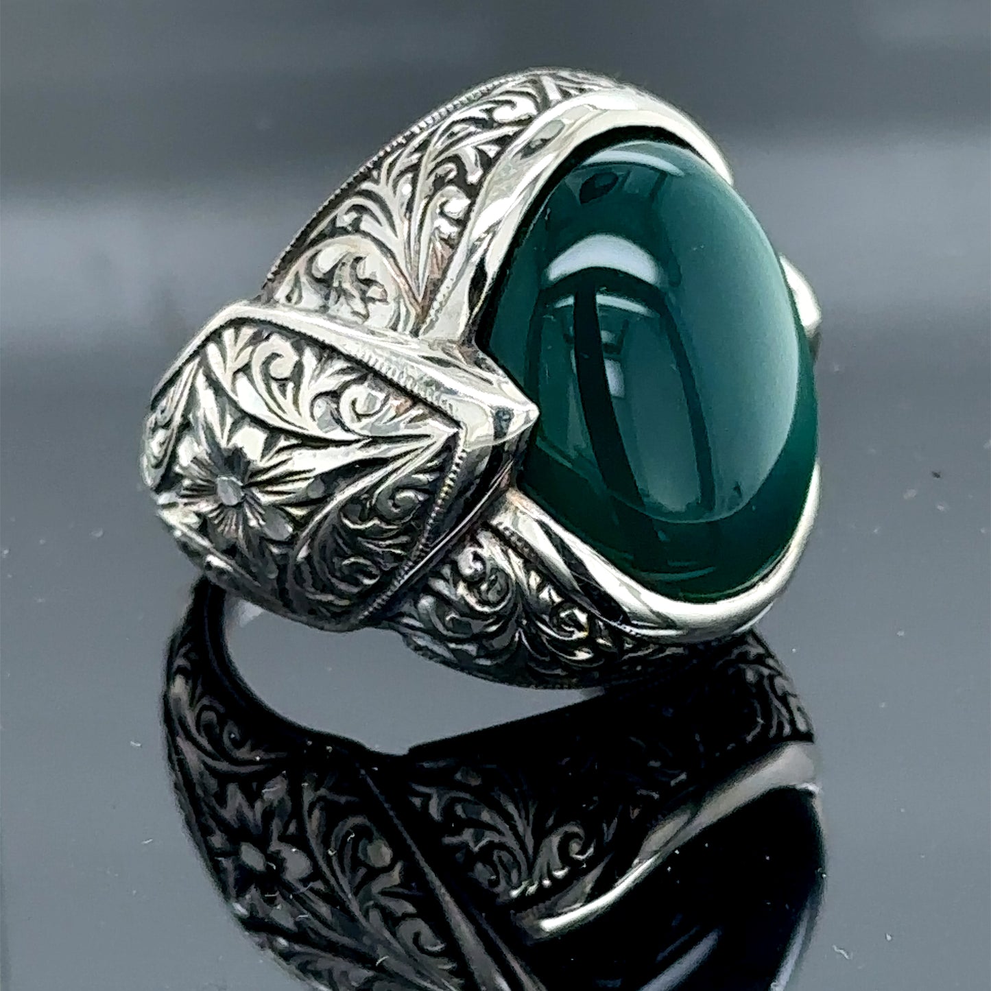 Men Silver Engraved Green Agate Ring