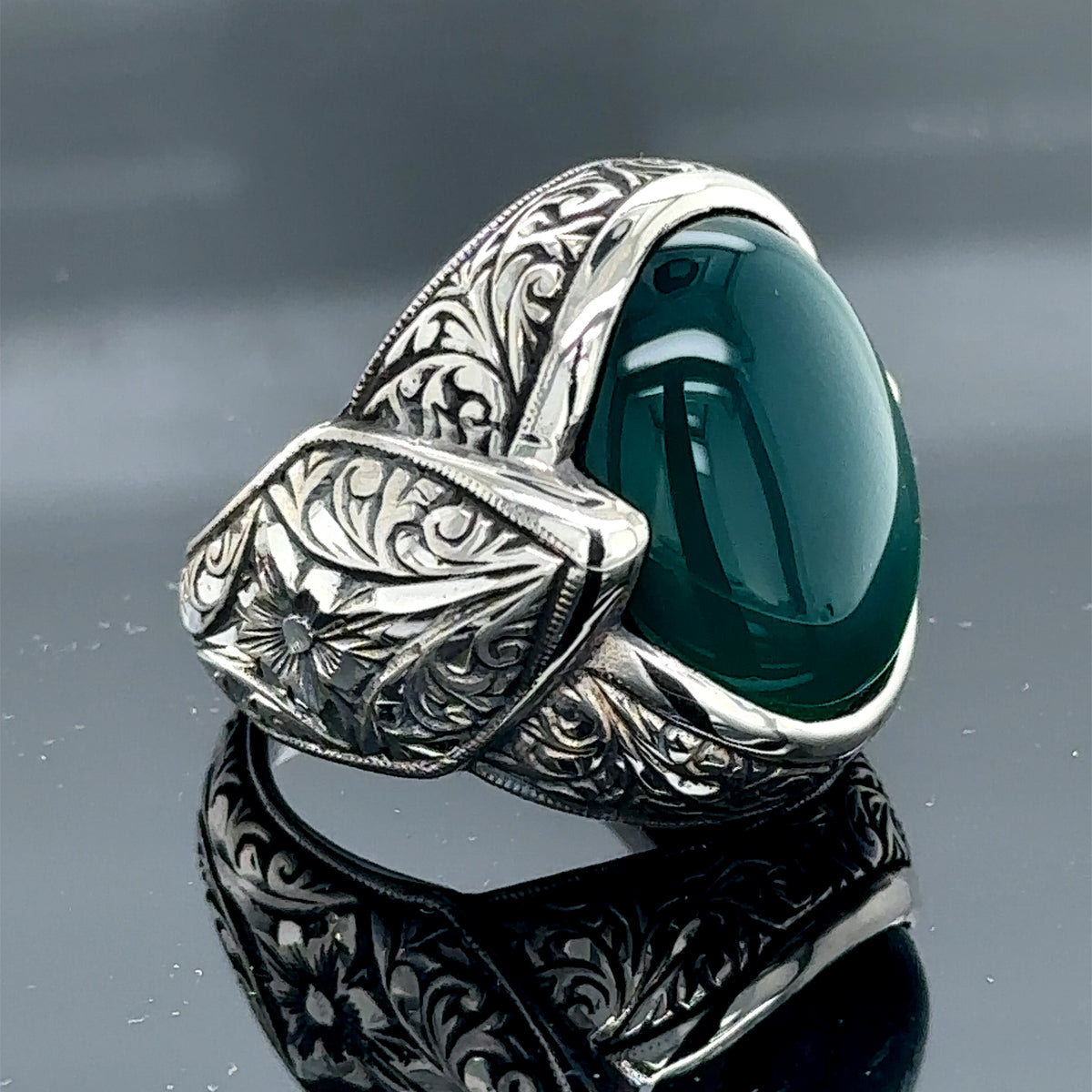 Men Silver Engraved Green Agate Ring