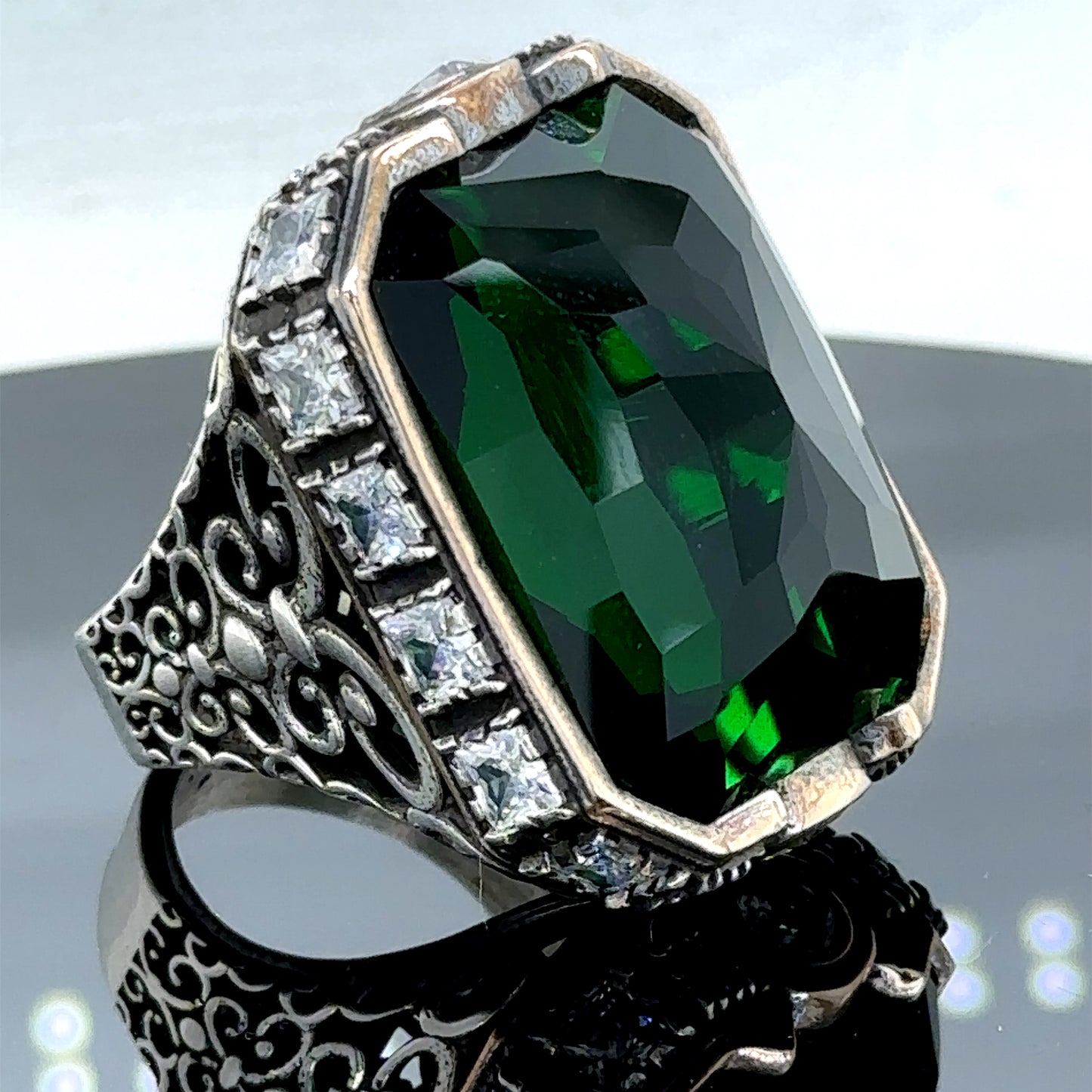 Men Silver Handmade Green Zircon Emerald Gemstone Large Ring