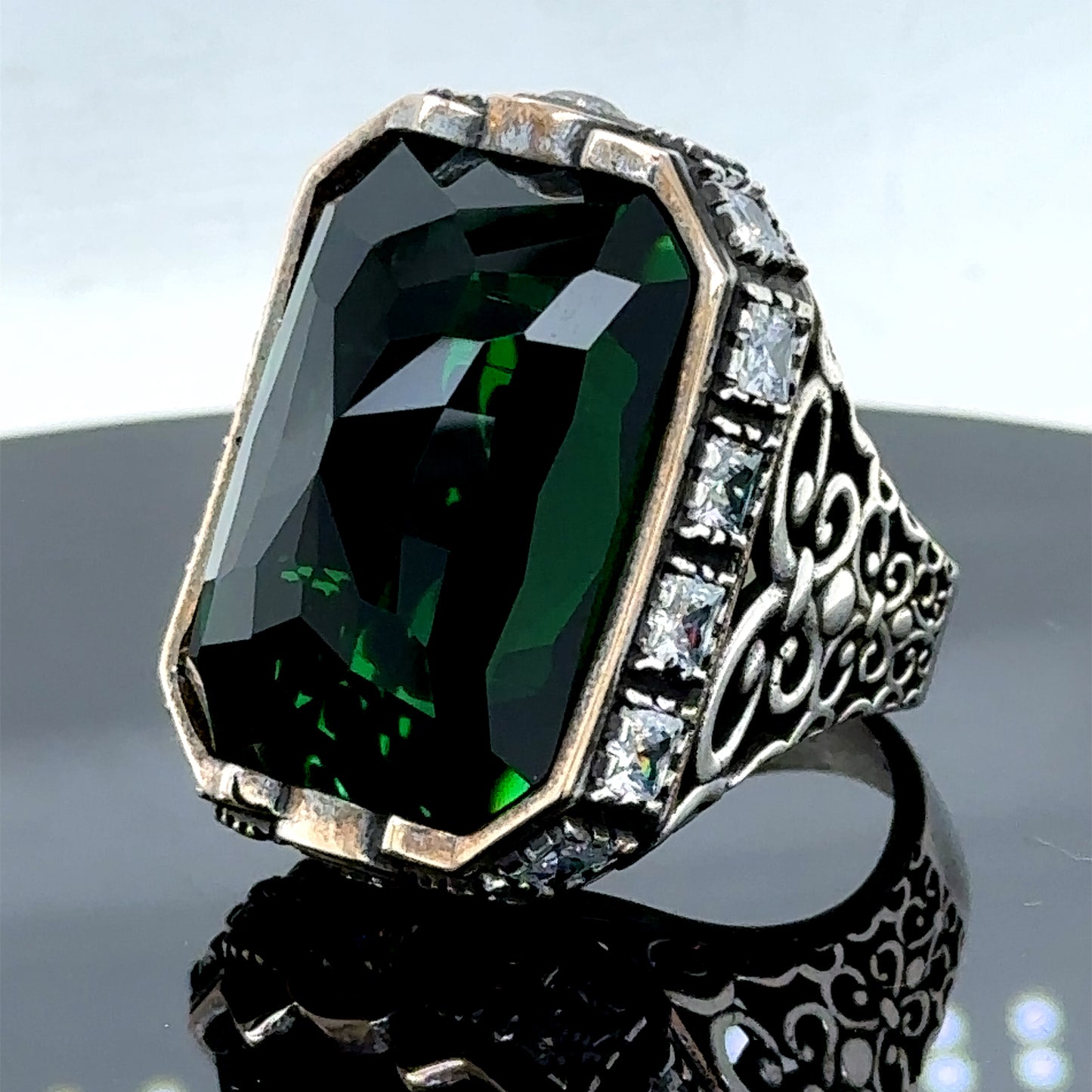 Men Silver Handmade Green Zircon Emerald Gemstone Large Ring