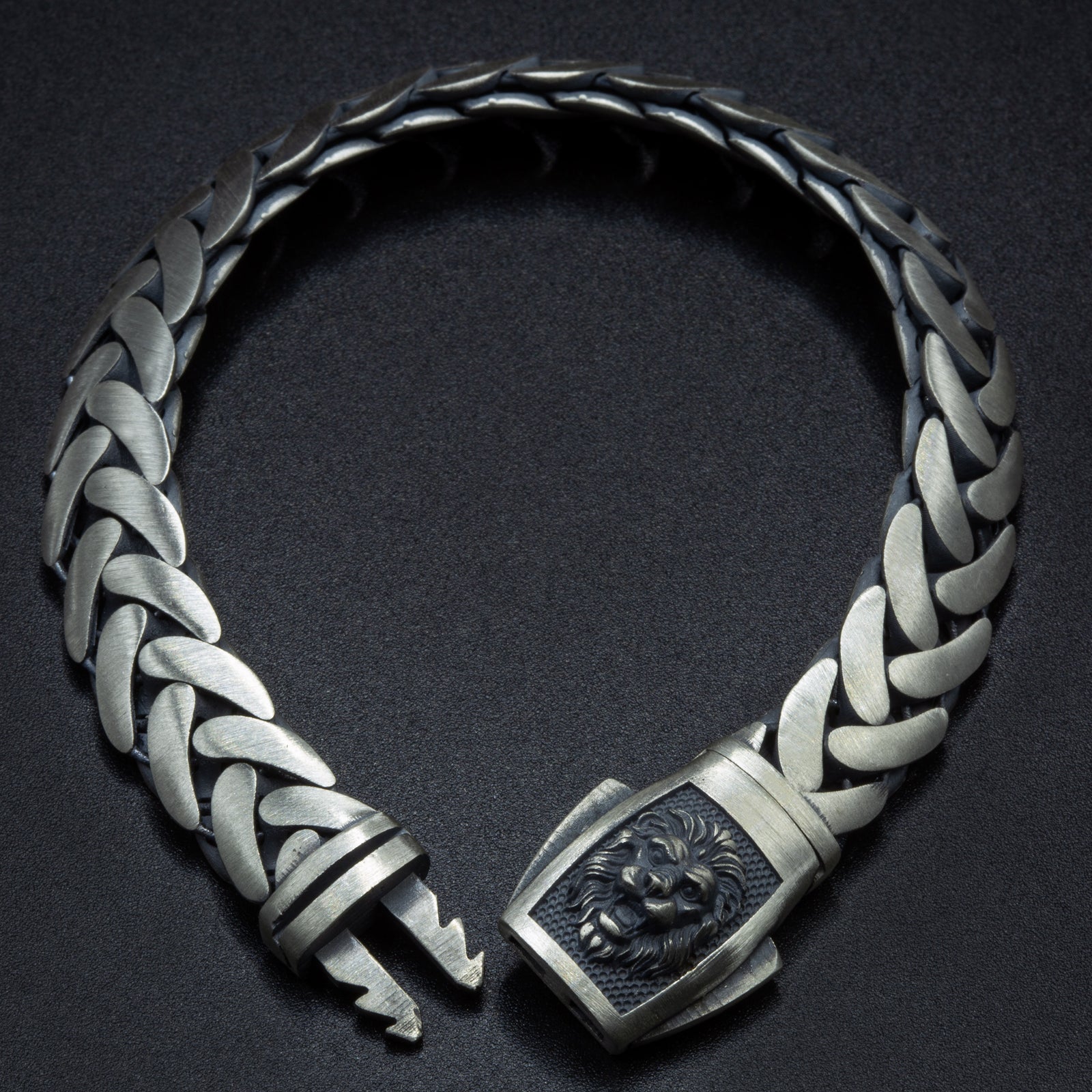 925 Sterling Silver Leon Head Figured Curb Chain Bracelet