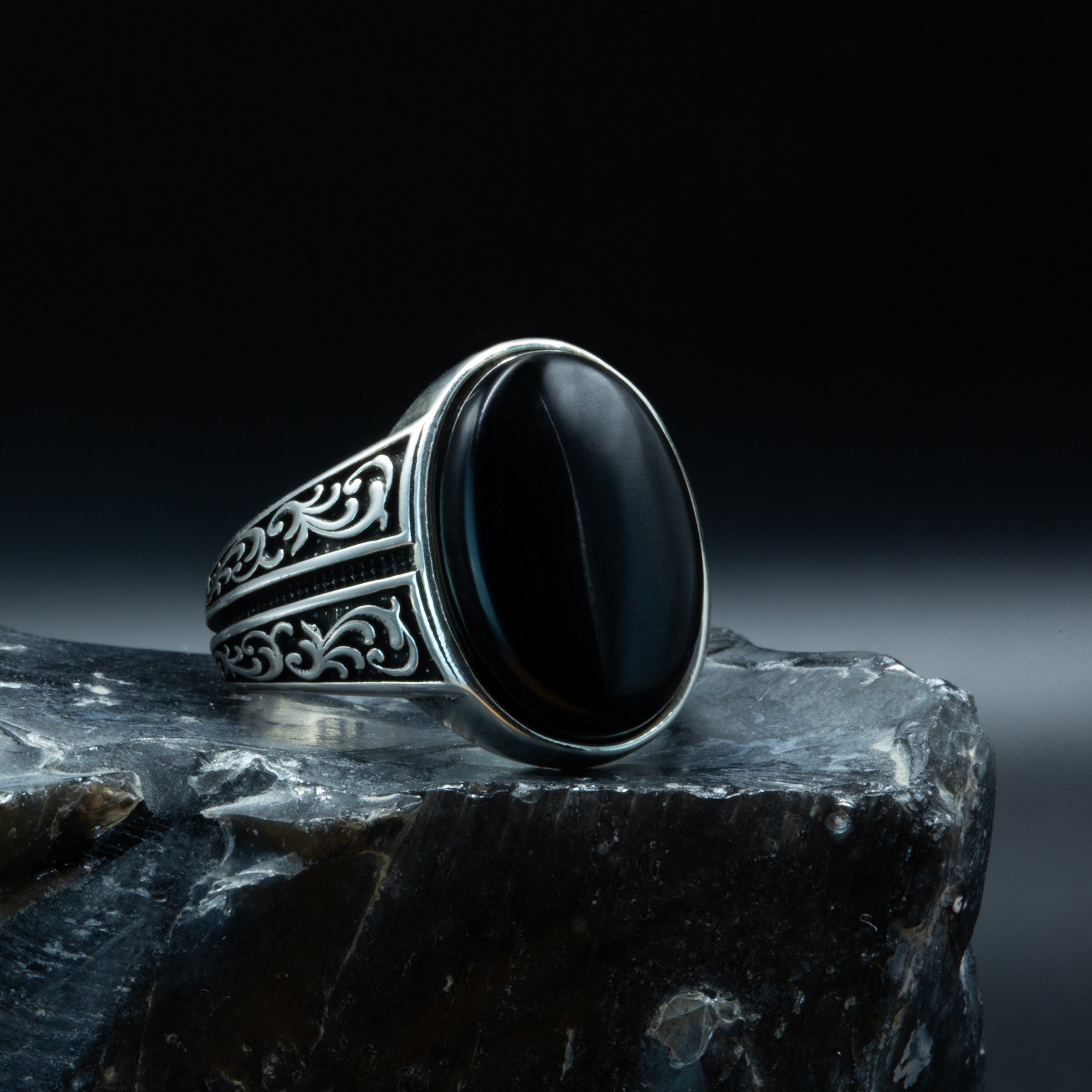 925 Sterling Silver Engraved Oval Onyx Gemstone Ring