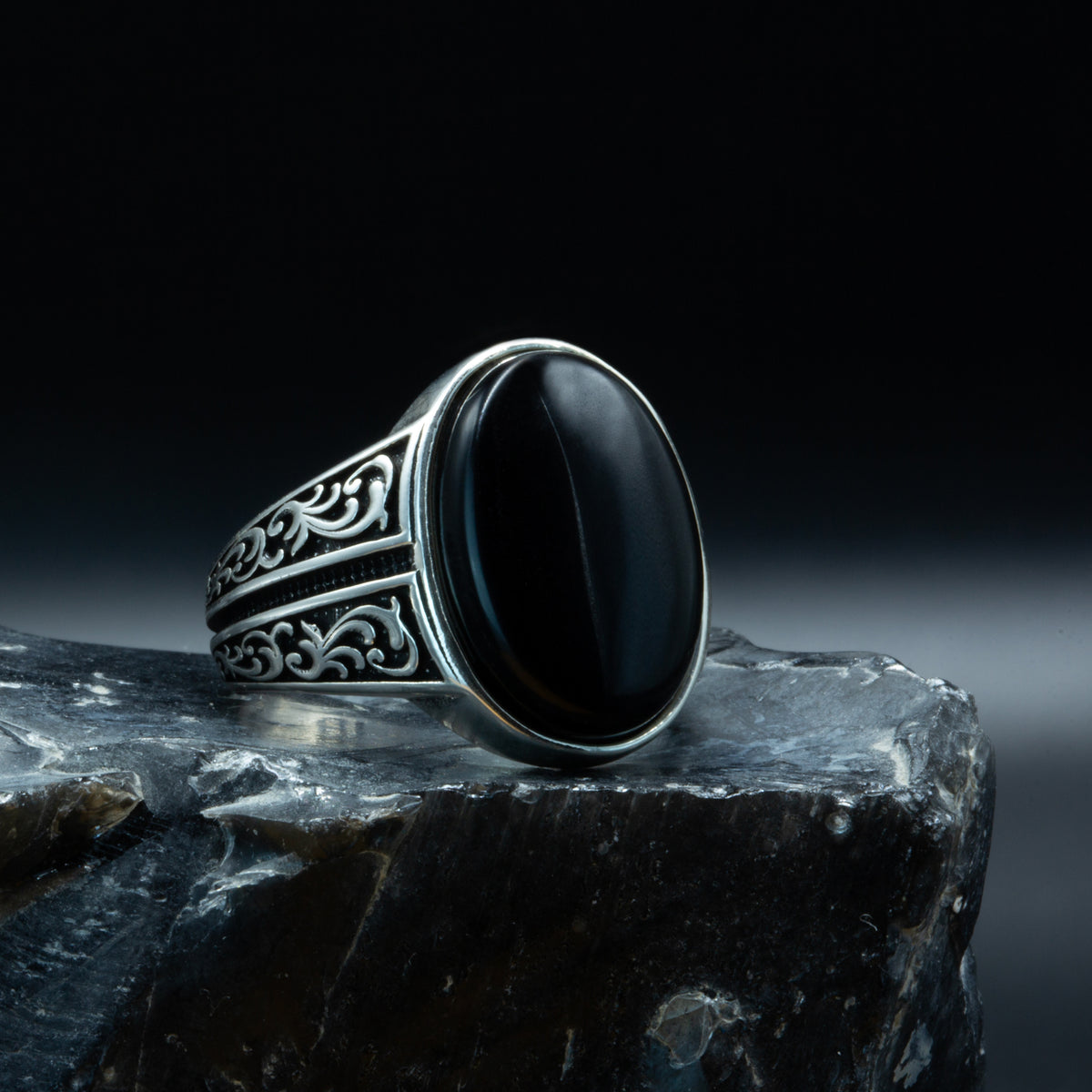 925 Sterling Silver Engraved Oval Onyx Gemstone Ring