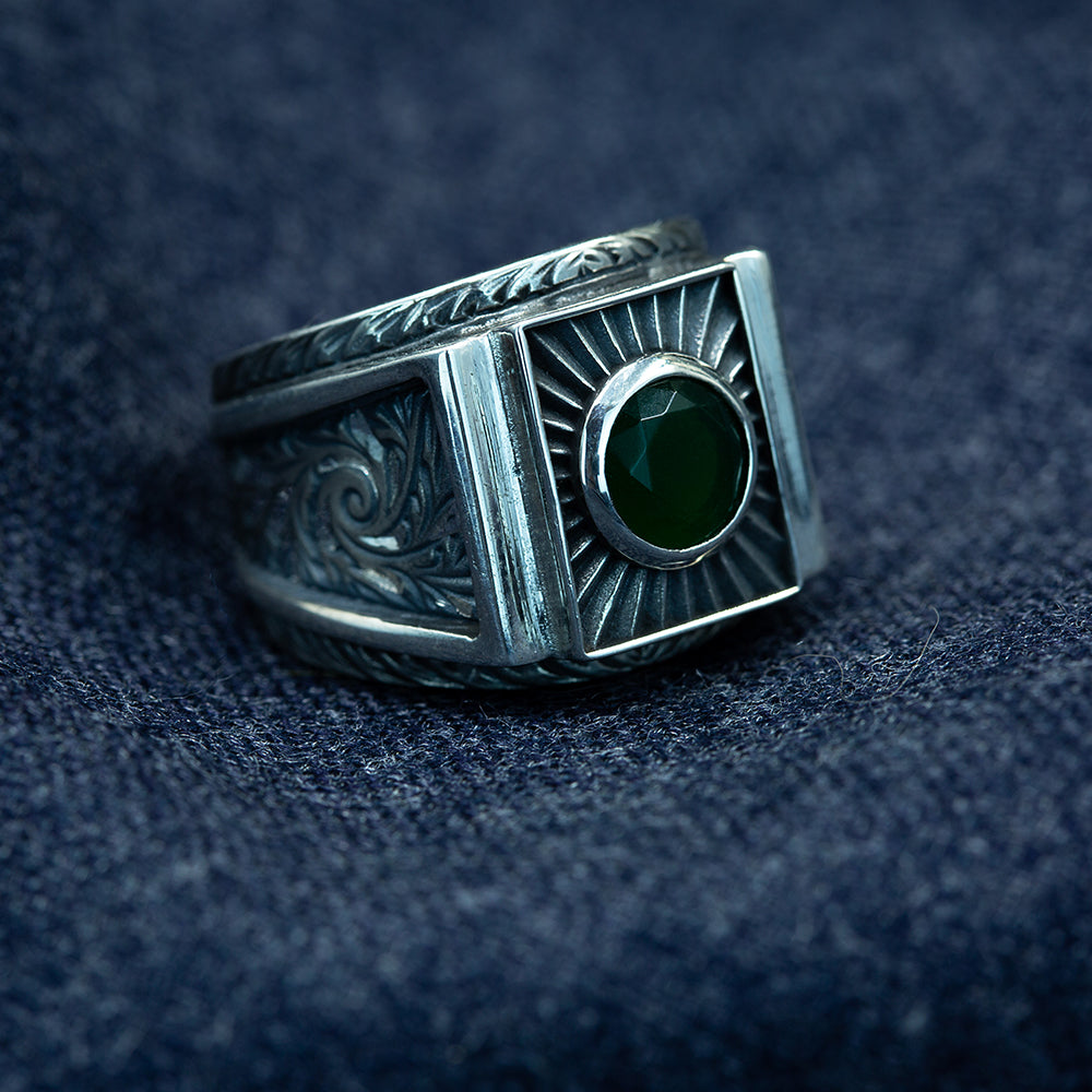 925 Sterling Silver Engraved Emerald Gemstone Ring