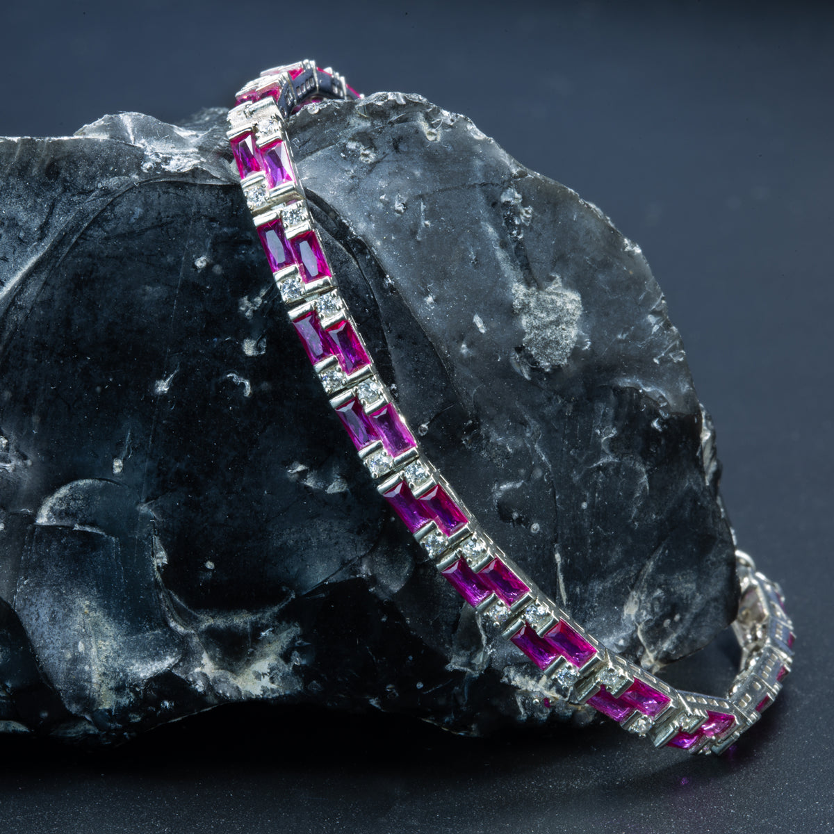 Handmade 925 Sterling Silver Men's Bracelet with Natural Red Garnet - Luxury Ruby Red Gemstone Link Chain - Unique Gift for Men