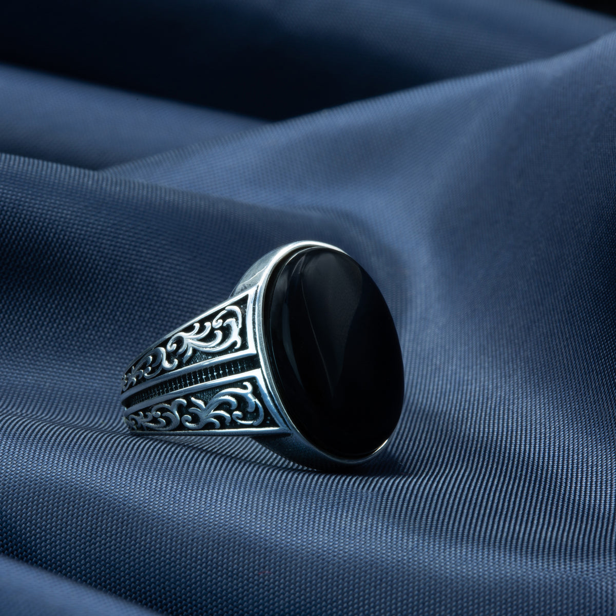 925 Sterling Silver Engraved Oval Onyx Gemstone Ring