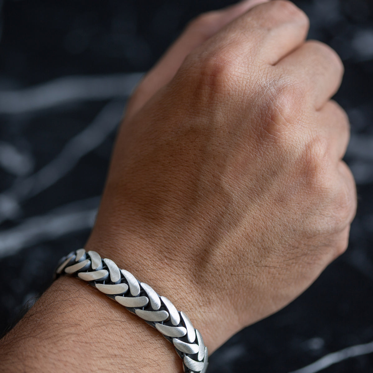 925 Sterling Silver Leon Head Figured Curb Chain Bracelet