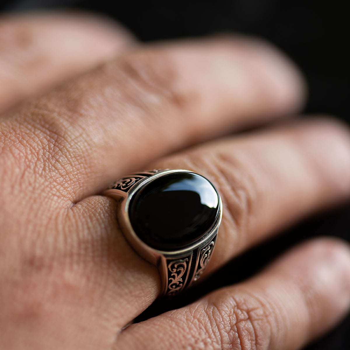 925 Sterling Silver Engraved Oval Onyx Gemstone Ring