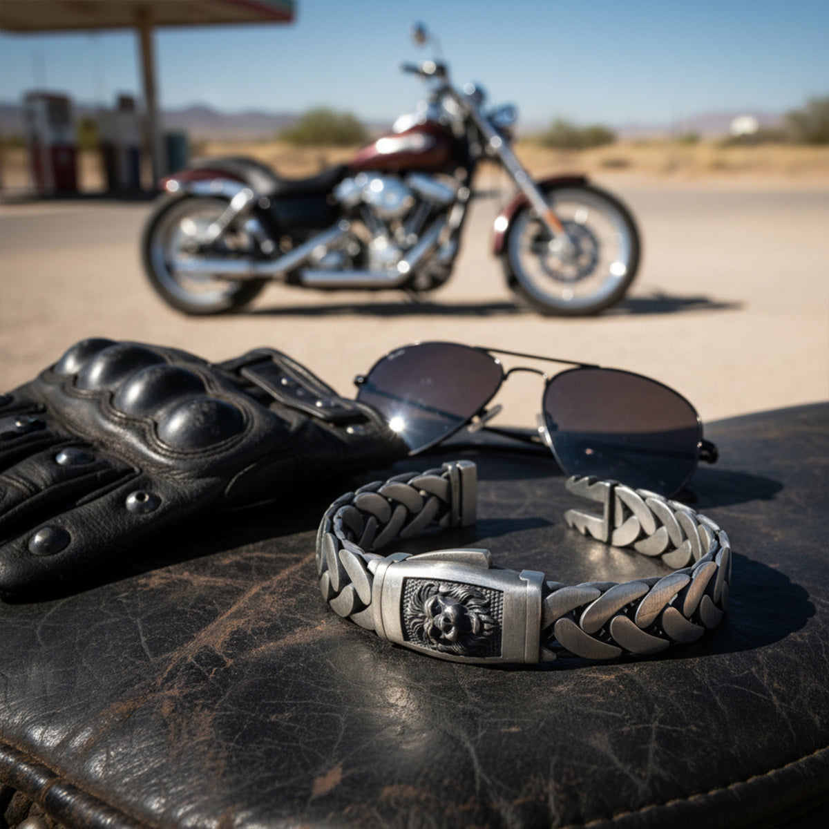 925 Sterling Silver Leon Head Figured Curb Chain Bracelet