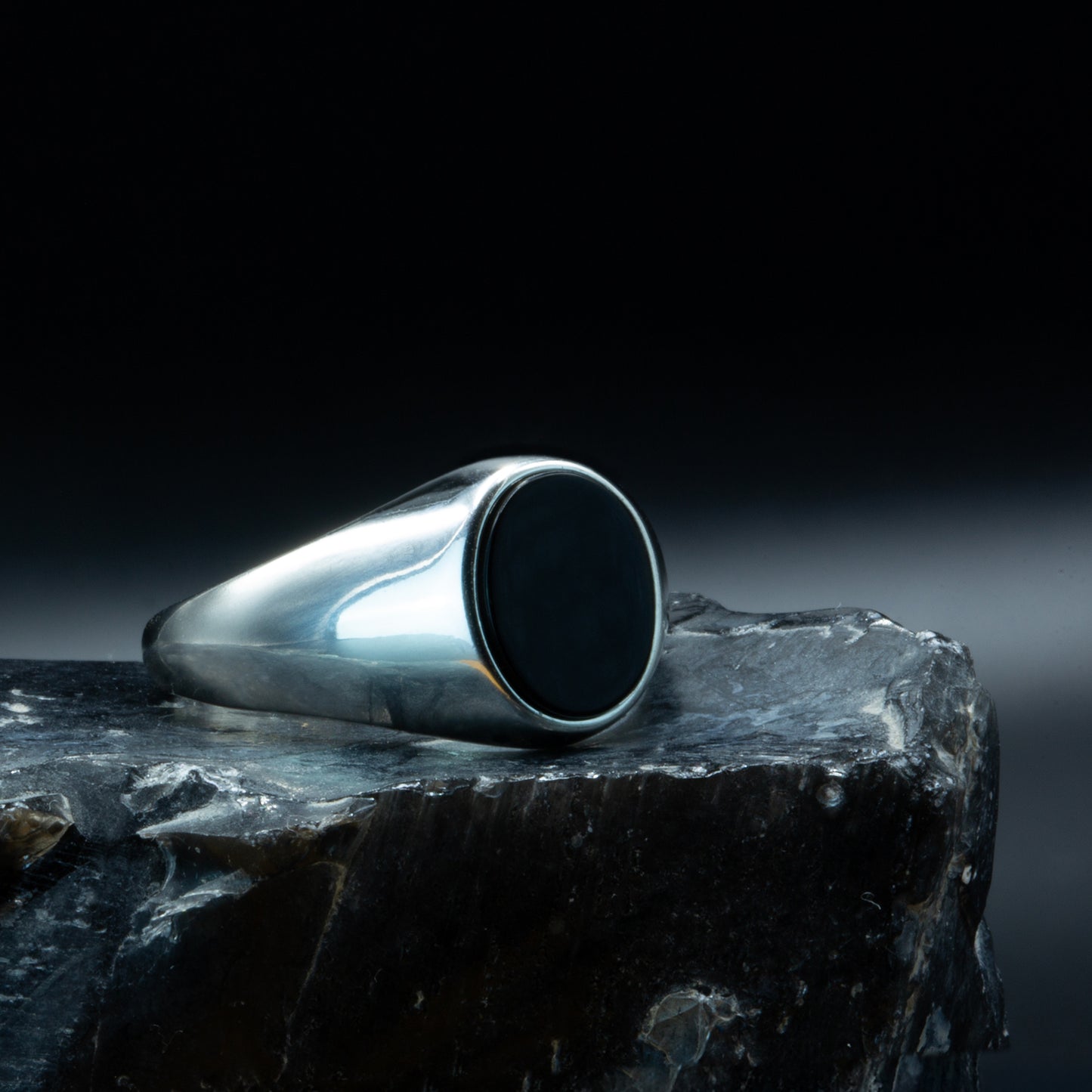 Men Silver Minimal Classic Onyx Signet Ring