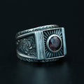Handgefertigter Herrenring mit Gravur aus Sultanit-Edelstein