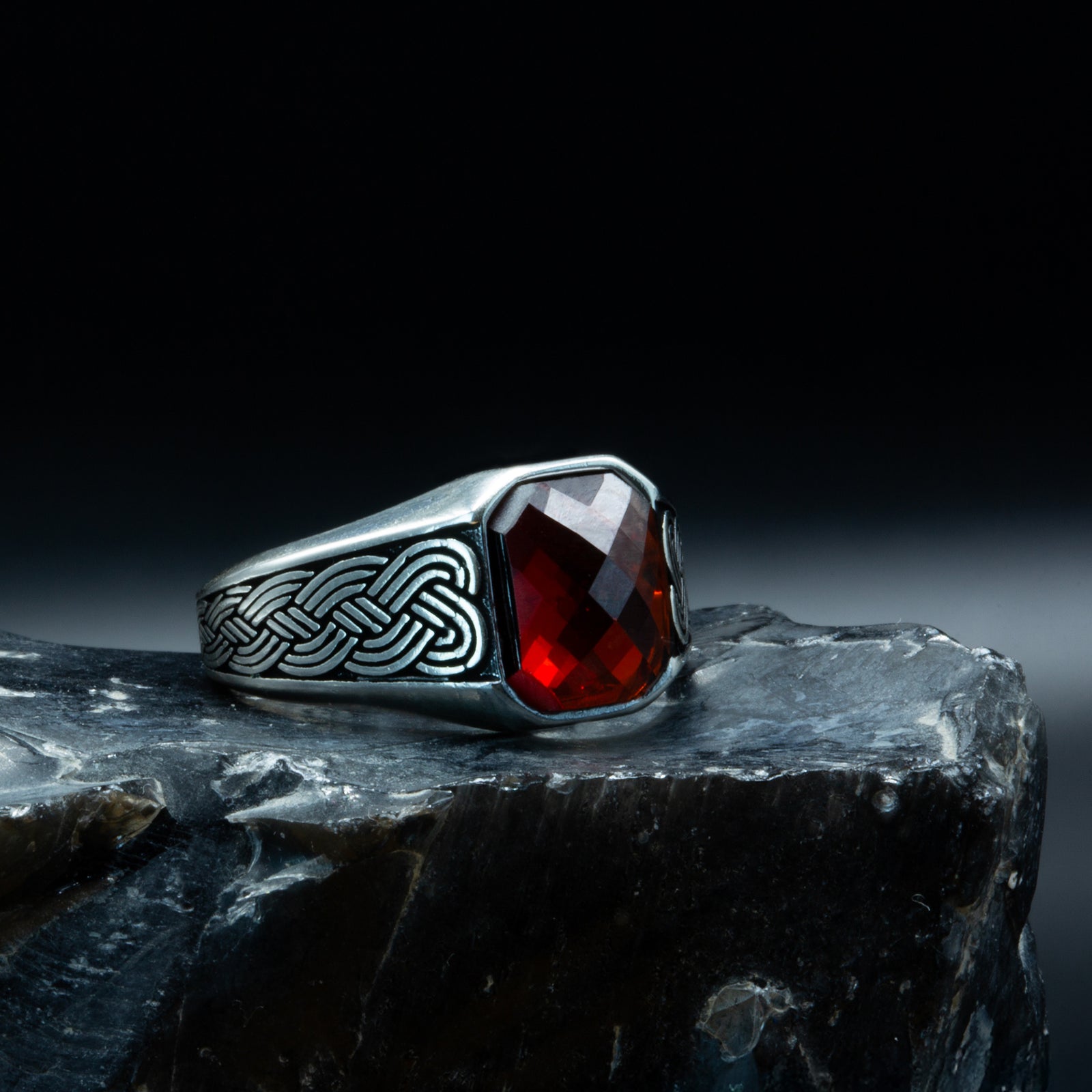 Men Silver Minimal Garnet Ruby Gemstone Ring