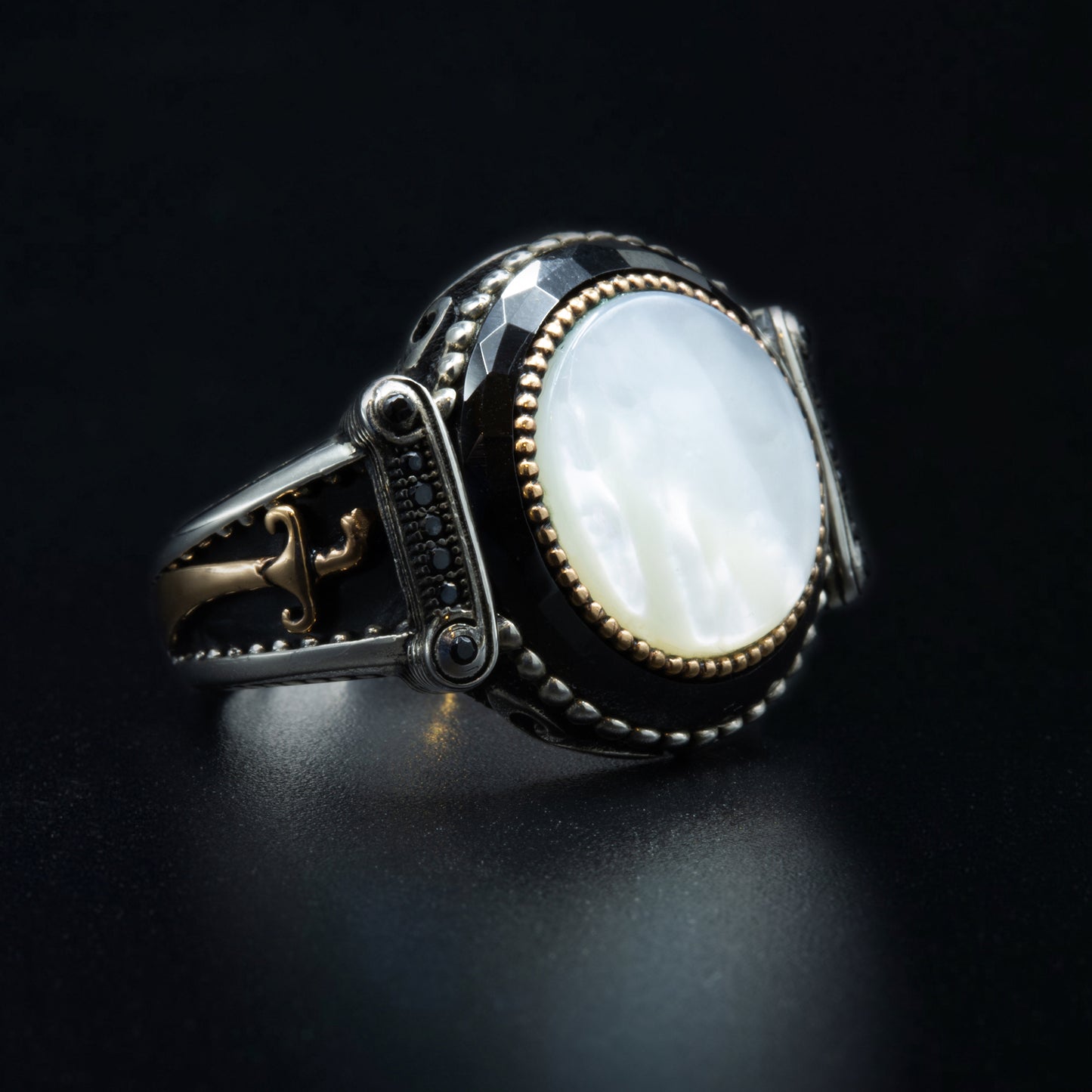 925 Silver Mother Of Pearl Gemstone Sword Pattern Ring