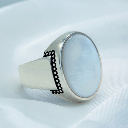925 Solid Silver Oval Mother Of Pearl Gemstone Classic Ring