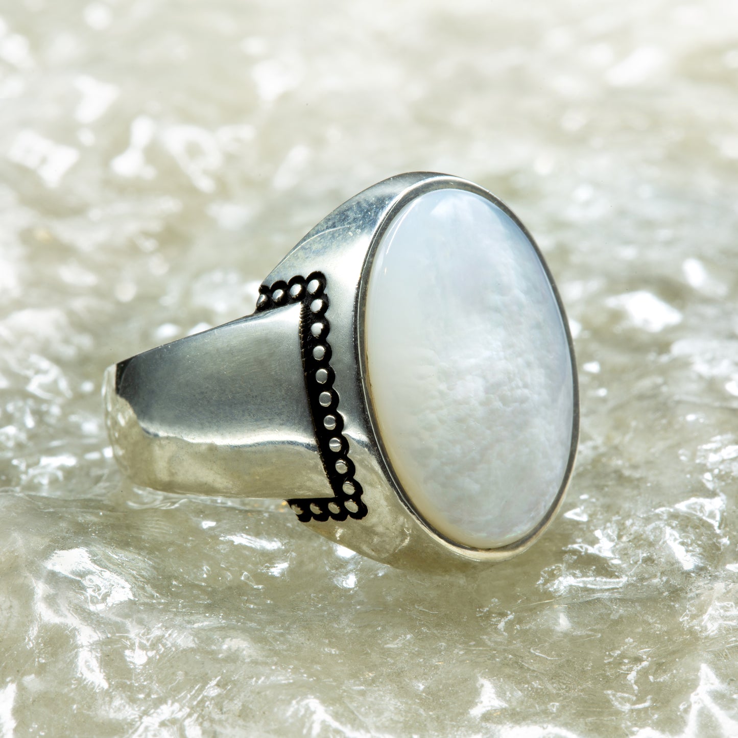 925 Solid Silver Oval Mother Of Pearl Gemstone Classic Ring