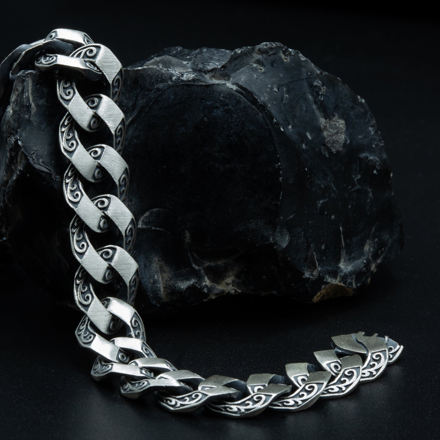 Men Handmade Elegant Engraved 12mm Curb Chain Bracelet