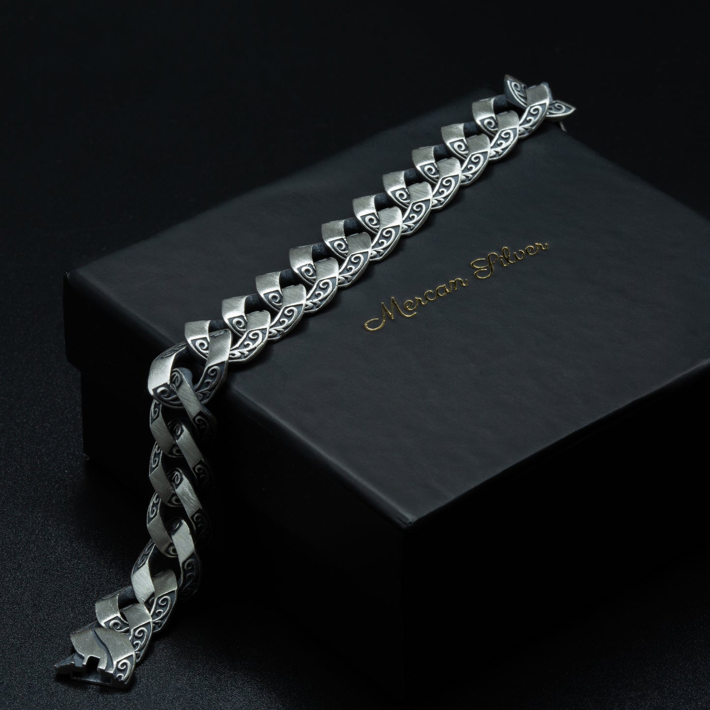 Men Handmade Elegant Engraved 12mm Curb Chain Bracelet