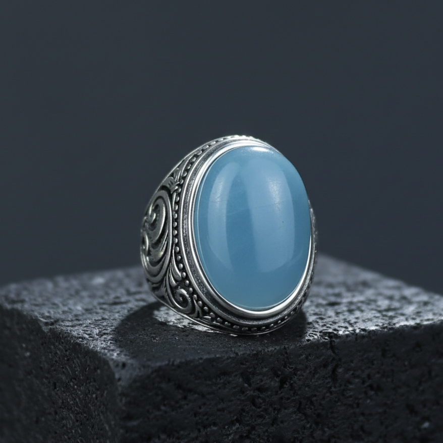 Handgefertigter Herrenring mit natürlichem blauem Aquamarin