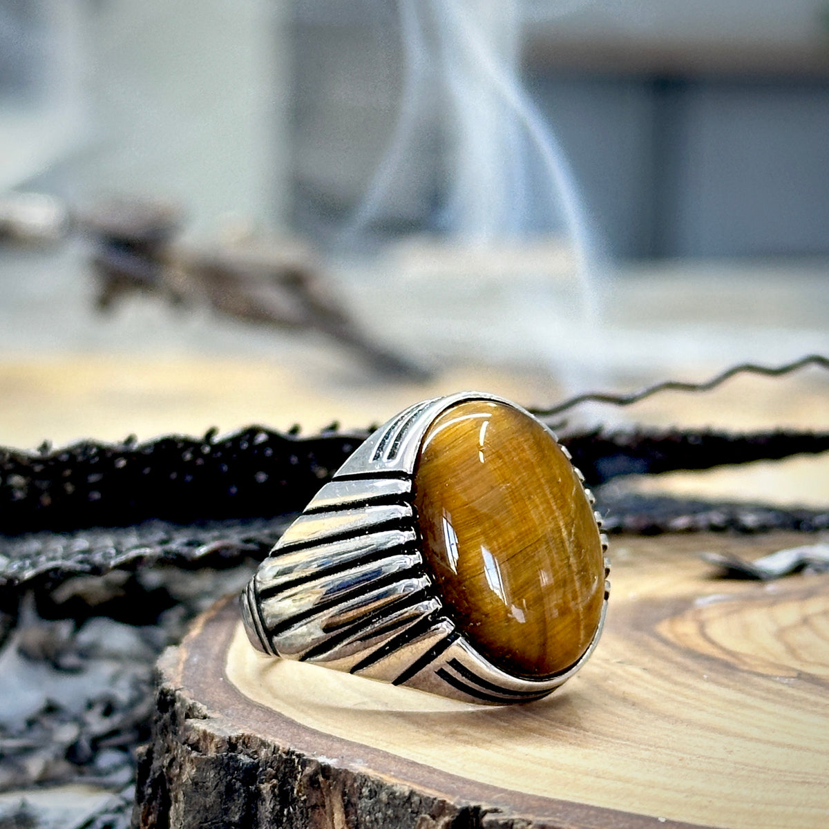 Anillo de plata hecho a mano con piedras preciosas de ojo de tigre turco para hombre