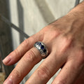 Handgefertigter, gravierter Saphir-Ehering für Herren