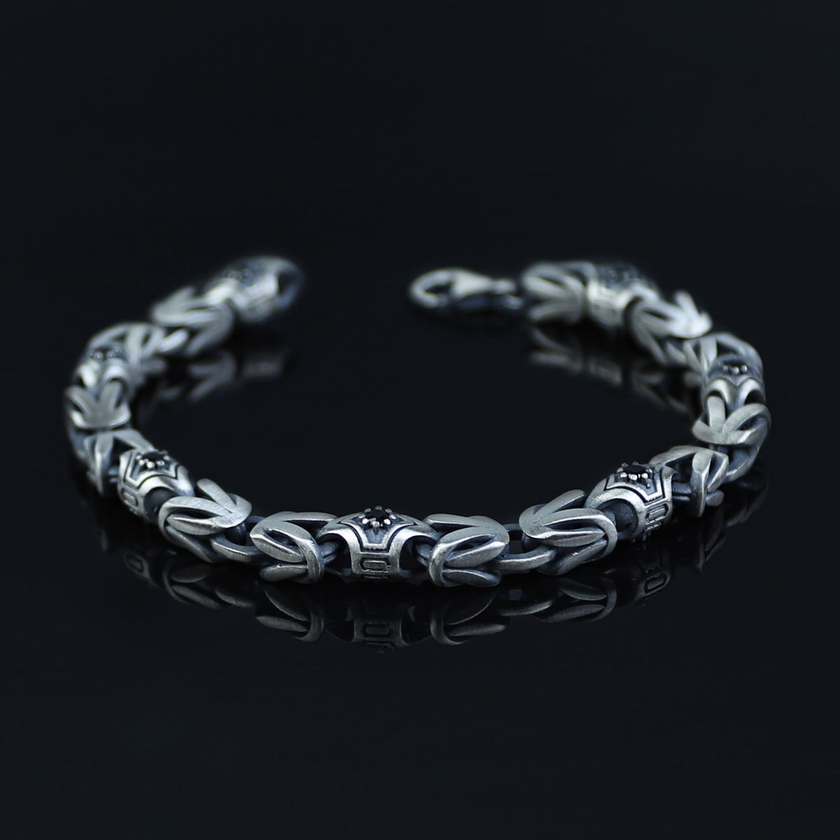 Pulsera de cadena bizantina de plata con piedras preciosas de ónix redondas de 10 mm para hombre