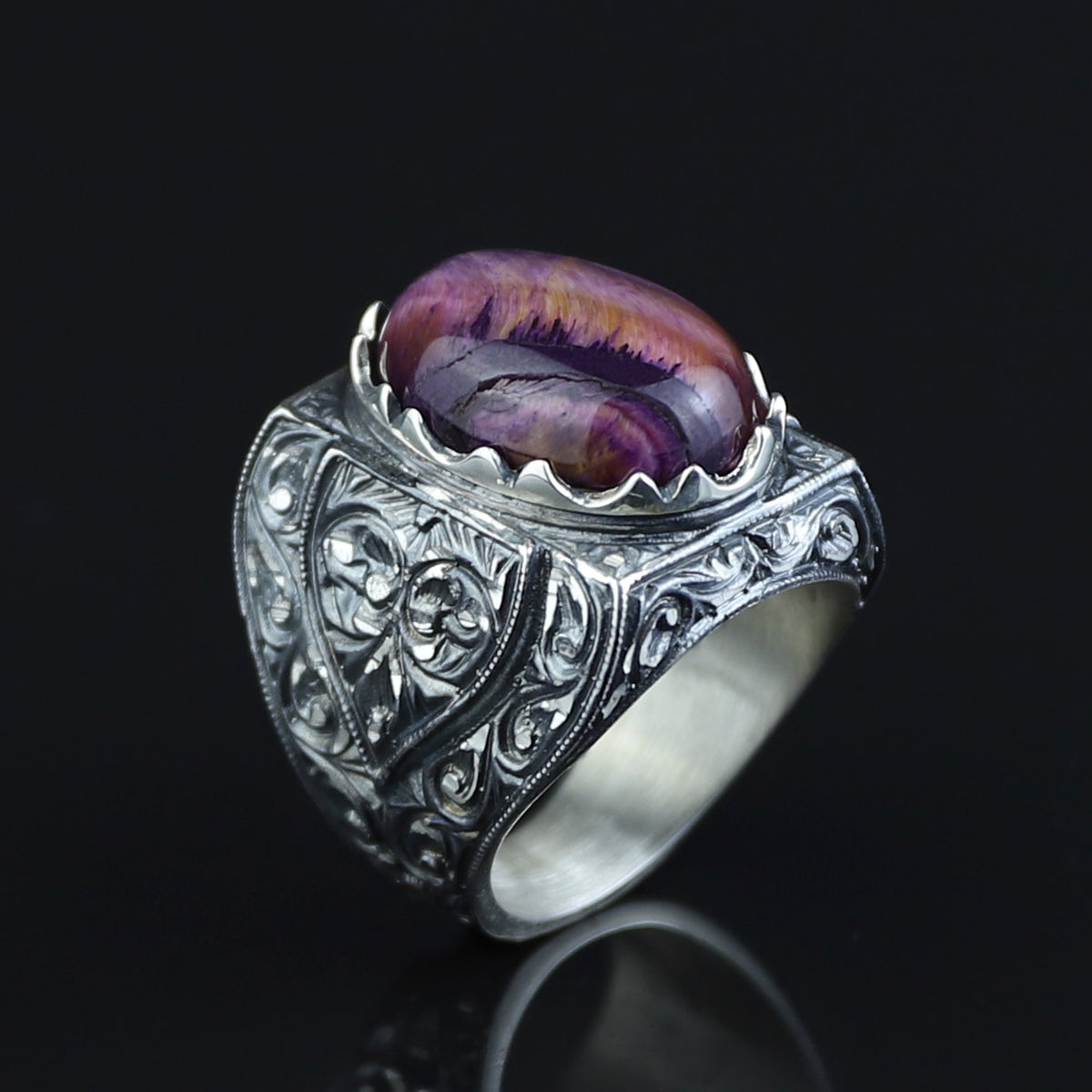 Anillo grabado a mano para hombre con piedra preciosa ojo de tigre púrpura