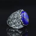 Anillo de hombre hecho a mano y grabado a mano con gema de lapislázuli natural.
